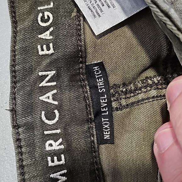 American Eagle next level stretch size 4 camo high rise cropped jeggings - Picture 6 of 8
